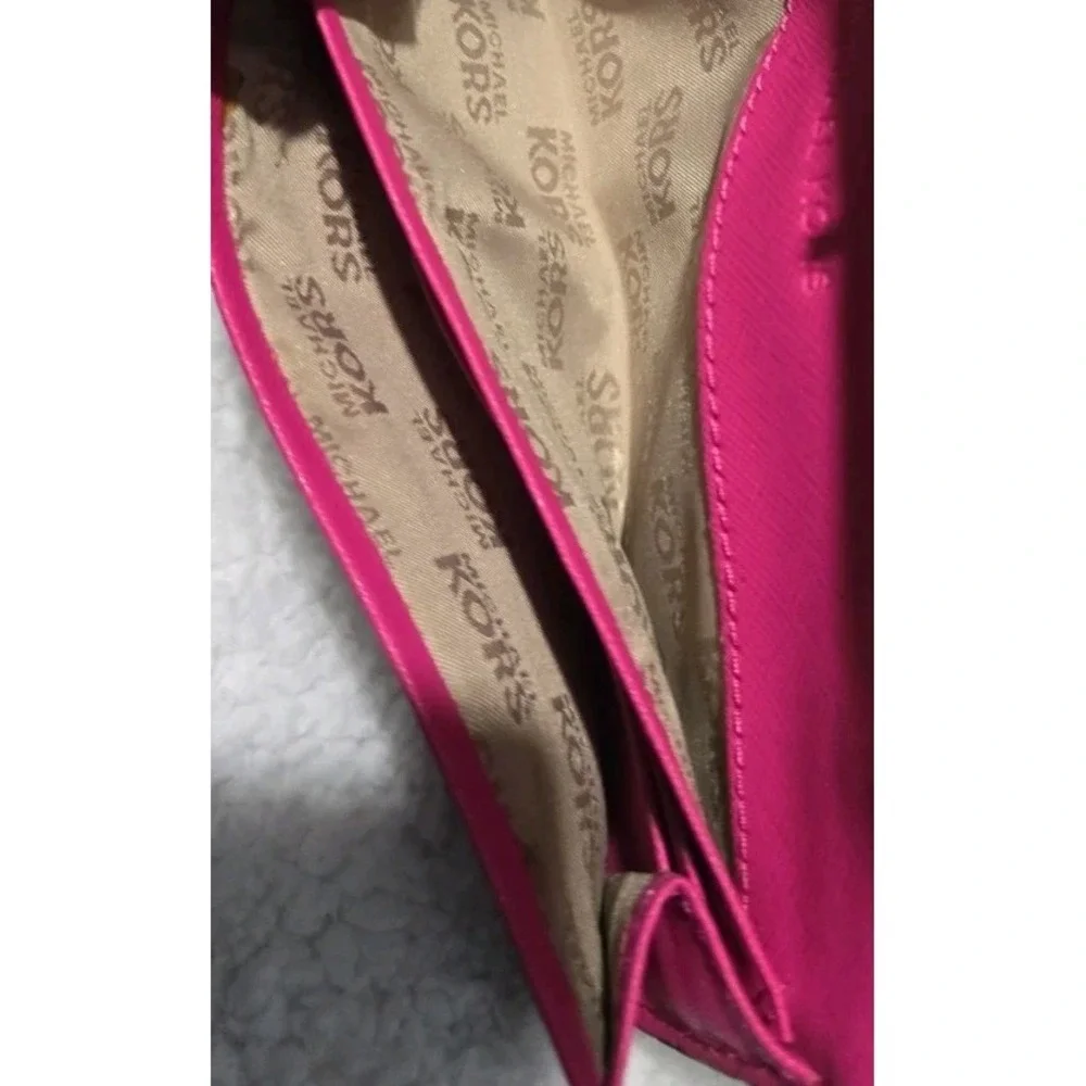 Michael Kors Pa-1711 S18 Mk Signature Floral Pattern Long Wallet